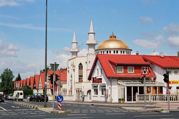 المساجد في فرانكفورت وعناوينها